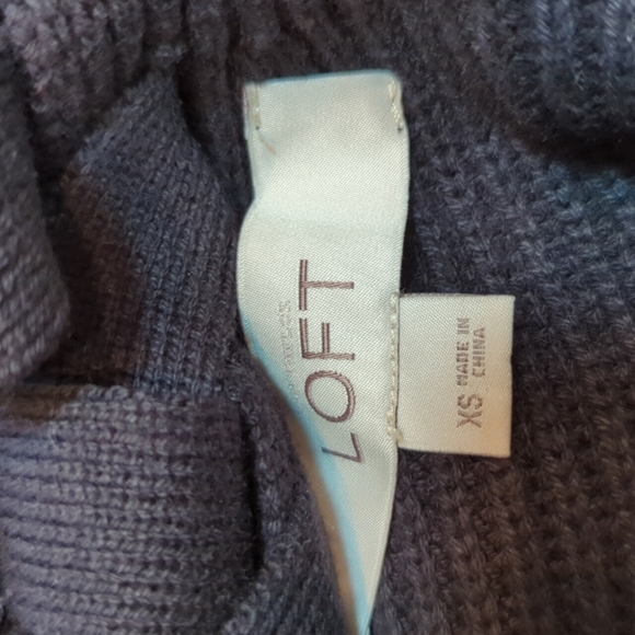 Loft Women's Black Pull-Over V-Neck Sweater w/Back Tie Detail Size XS - Picture 5 of 6